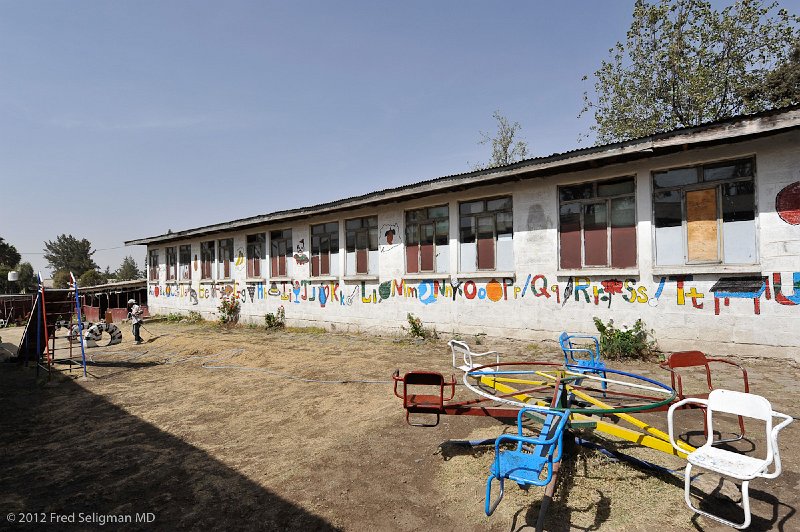 20120327_095158 Nikon D3 2x3.jpg - The program is operated under the direction of the Bureau of Education of Addis Ababa. ESRI, through its affiliate in Ethiopia, the School Readiness Initiative provides curriculum guidance, teacher training, parenting education, learning materials, behavioral and medical assessments as well as follow up.  It also collaborates in quality control.